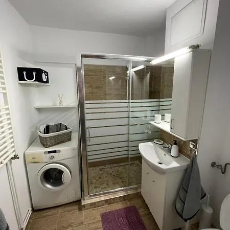 Perfect 2 Bedroom In Great Location Brašov