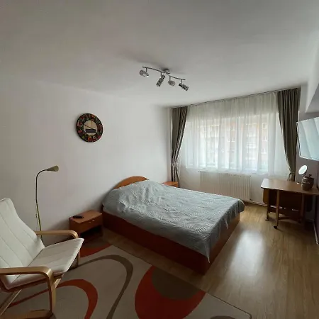 Perfect 2 Bedroom In Great Location Apartmán Brašov